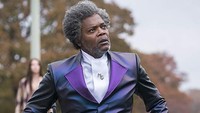 Samuel L Jackson juga turut membintangi film Glass ini. Ia tampil menjadi seorang villain yang juga punya kekuatan setara dengan McAvoy. Foto: dok Universal Pictures