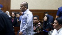 Tujuh orang tersebut merupakan bagian dari 38 anggota DPRD Sumut yang ditangkap KPK terkait sangkaan korupsi uang ketok palu  dari Gubernur Sumut saat itu, Gatot Pujo Nugroho.