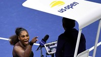 Pada partai final itu juga, Serena begitu marah dengan keputusan wasit dan bahkan sempat menuduh sang pengadil bertindak rasis karena kerap merugikannya. (USA TODAY SPORTS/Danielle Parhizkaran)