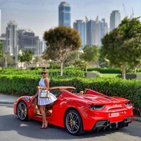 Komunitas Arabian Gazelles yang terdiri dari para wanita-wanita kaya ini biasa bertemu sebulan sekali. Tak seperti perkumpulan wanita lain yang hanya makan dan minum, komunitas ini tentunya suka berkendara. Ada banyak klub wanita lain di Dubai. Tapi kebanyakan, mereka hanya makan siang dan berbicara. Sejujurnya kami lelah makan siang dan mengeluh dan makan malam. Kami ingin aksi, kata Hanan. Foto: Instagram