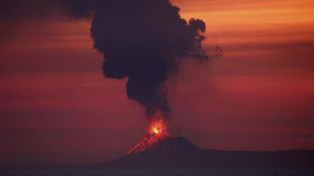 Rintihan Pengungsi Tsunami Selat Sunda di Malam Tahun Baru