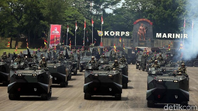Fakta di Balik Tank dan Kapal Selam Buatan RI