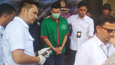 Penampakan Steve Emmanuel Usai Ditangkap dengan Barbuk Kokain