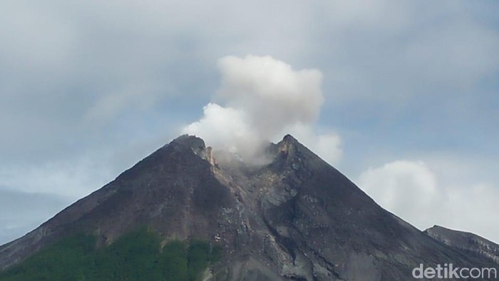 Puncak Gunung Merapi, Kamis (27/12/2018).