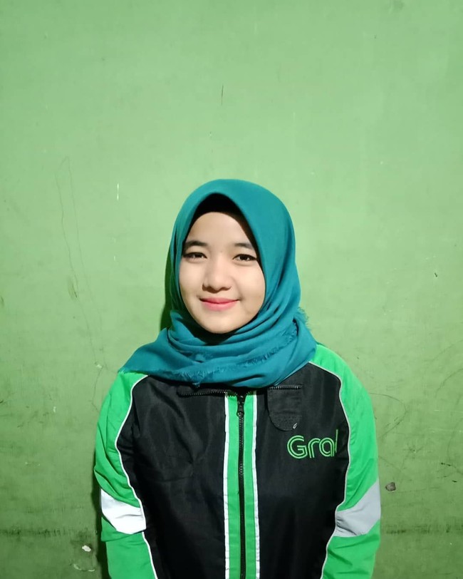 Penampilannya pun ikut mencuri perhatian. Apalagi sejak Melisa memutuskan untuk berhijab belum lama ini. Foto: Instagram/melisaprita