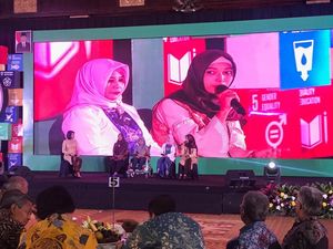 Sarjana Matematika Ini Hapus Buta Huruf Suku Anak Dalam di Jambi
