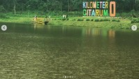Karena ulah mahluk primata bernama Homo Sapiens alias manusia modern yang tidak peduli dan suka merusak lingkungan dengan buang sampah dan kotoran ke sungai, buang limbah pabrik juga ke sungai. 2019 Harus menjadi Tahun Kebangkitan martabat Sungai Citarum. Aamiin. begitu tulis Kang Emil (Instagram/ridwankamil)