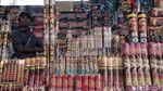 Jelang Tahun Baru, Penjual Petasan Kian Menjamur