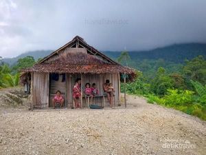 Potret Piliana, Bagian Lain Negeri Atas Awan Indonesia