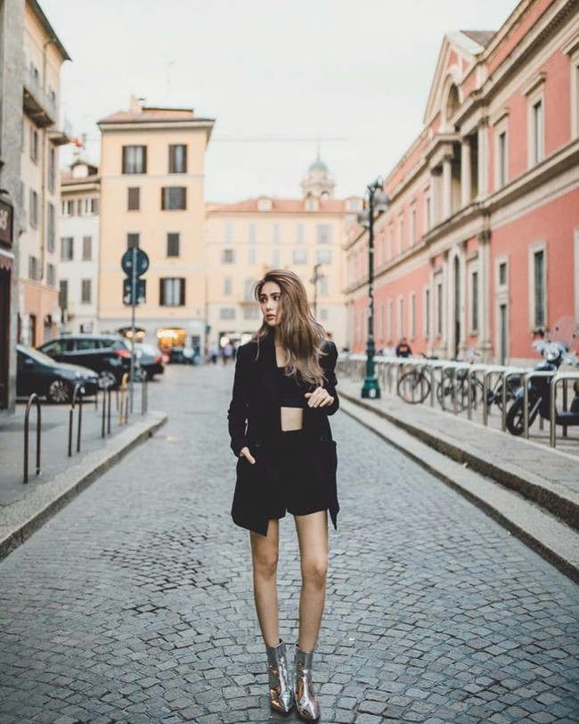 Meskipun telah memiliki dua anak, penampilan Hannah tetap memesona. Foto: Instagram