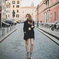 Meskipun telah memiliki dua anak, penampilan Hannah tetap memesona. Foto: Instagram