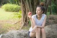 7 Trik agar Tak Ngemil Terus Menerus karena Stress