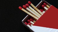 Korek api atau alat penyulut api juga jadi sesuatu yang penting namun kadang terlupa. Jangan sampai semua alat dan bahan sudah siap dipanggang namun tak bisa menyalakan api karena tak ada korek api. Foto: Istimewa