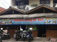  Di  Bekasi  Juga Ada Tempat  Lesehan  Asyik Buat Makan  Bareng 