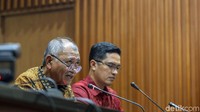 Ketua KPK Agus Rahardjo memaparkan para unsur pimpinan DPRD Jambi diduga meminta uang ketok palu juga menagih kesiapan uang ketok palu.