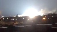 Ledakan itu memicu kilatan cahaya terang sebelum mengubah warna langit New York dan sekitarnya menjadi biru terang pada malam hari. Foto: AMANDA OLIVEIRA LIMA/via REUTERS