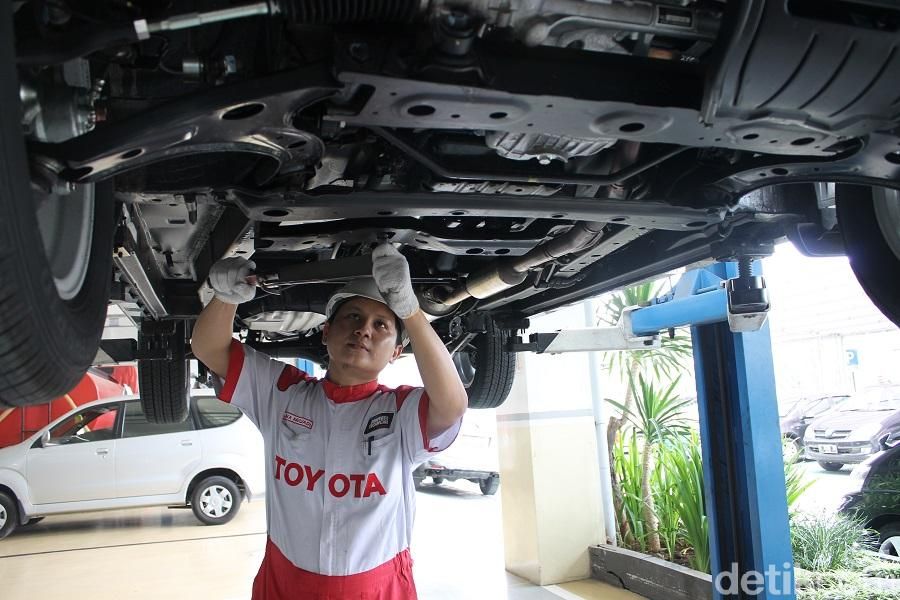 Bengkel Auto2000 juga menawarkan perpanjangan garansi. 