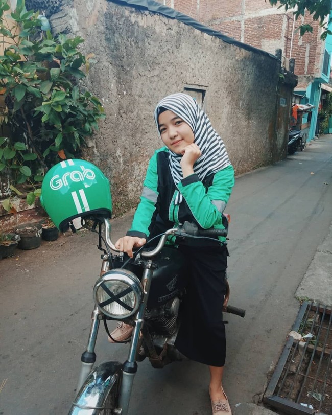 Kini, Melisa memiliki lebih dari 20 ribu followers di Instagram. Ia pun menulis tagline di bio Instagram, Hidup adalah udunan yang artinya hidup adalah patungan mengekspresikan prinsip hidupnya untuk berbagi. Foto: Instagram/melisaprita