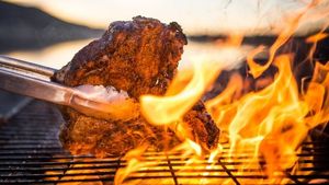 Api Arang untuk BBQ Bisa Dibuat dengan 5 Trik Ini