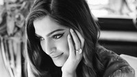 Baru-baru ini, Sonam Kapoor tampil dengan Anil Kapoor dalam Ek Ladki Ko Dekha Toh Aisa Laga. Foto: dok instagram
