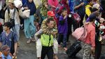 Aksi Para Relawan Bantu Korban Tsunami Selat Sunda