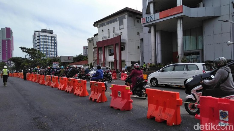 Sudah Bisa Dilewati, Jalan Gubeng Terpantau Padat Merayap Sudah Bisa Dilewati, Jalan Gubeng Terpantau Padat Merayap