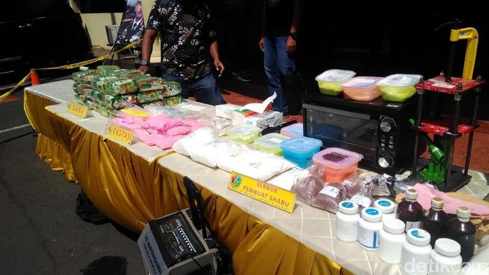 Polres Jakbar Musnahkan 40 Kg Sabu dan 22 Ribu Butir Ekstasi