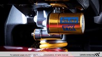 Motor ini pun menggunakan body carbon composite serta shockbreaker Öhlins Front Fork Set FGRT 219, Rear Shock TTX36 GP dan Öhlins Steering Damper yang membuat motor YZF-R1 GYTR terasa lebih ringan saat digunakan. Istimewa/Dok. Yamaha.