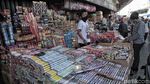 Jelang Tahun Baru, Penjual Petasan Kian Menjamur