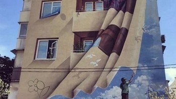 Disulap menjadi tampilan jendela apartemen. (Foto: Brightside)