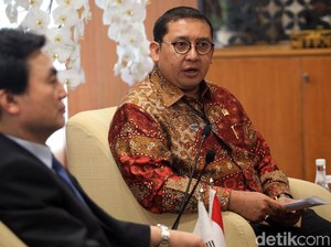 Fadli Zon Berniat Laporkan Jokowi Soal Propaganda Rusia