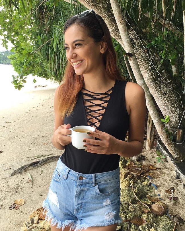 Terakhir ada Marissa Nasution yang juga memiliki darah blasteran. Marissa memiliki darah campuran Jerman dan Batak dari kedua orangtuanya. Nggak heran jika pesonanya beda dan bisa bikin banyak orang terpana. Foto: Instagram @marissaln