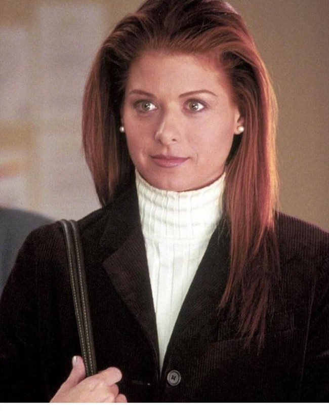 Meski sudah 20 tahun berlalu, para penonton serial Will and Grace pasti masih mengenali pemeran karakter Grace Adler tersebut. Pasalnya Debra Messing masih terlihat sama dan awet muda. Menjadi perbincangan di kalangan netizen, wanita 50 tahun itu pun membagi perawatan kulit. Foto: Instagram @therealdebramessing