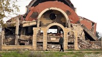 Gereja ini diledakan oleh ISIS pada 2015 lalu. REUTERS/Rodi Said.
