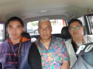 Satgas Anti Mafia Bola Bawa 2 Tas Berisi Dokumen Dari Rumah Mbah Putih