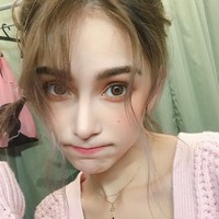 Wanita yang memiliki kewarganegaraan ganda Taiwan dan Australia ini pun kerap tampil memikat dengan gaya busananya yang stylish. Foto: Instagram