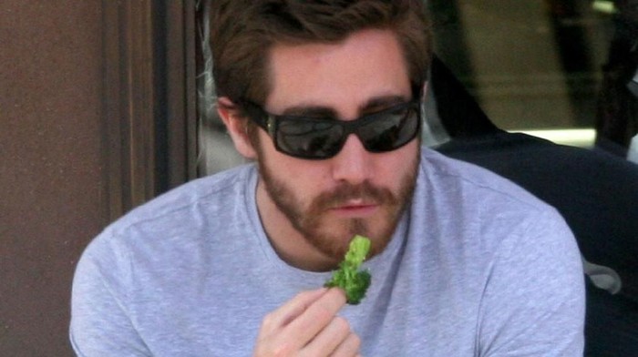 Ngaku Tak Pernah Pakai Baju saat Tidur, Jake Gyllenhaal Bikin Histeris