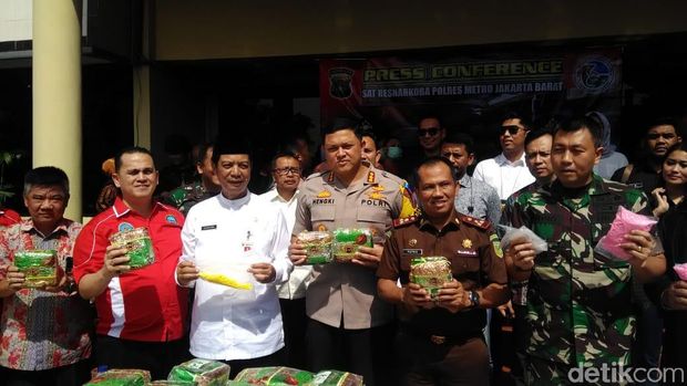 Polres Jakbar Musnahkan 40 Kg Sabu dan 22 Ribu Butir Ekstasi