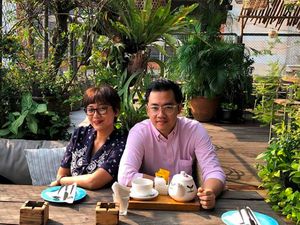 Ini Momen Kulineran Seru Dennis Mamet Adishwara Bareng Keluarga
