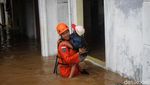 Aksi Para Relawan Bantu Korban Tsunami Selat Sunda