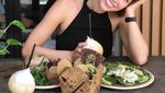 Pesona Liv Lo, Istri Henry Golding yang Hobi Yoga dan Makan Sehat