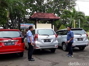 Gadaikan 3 Mobil Tetangga, Warga Pasuruan Digiring ke Kantor Polisi