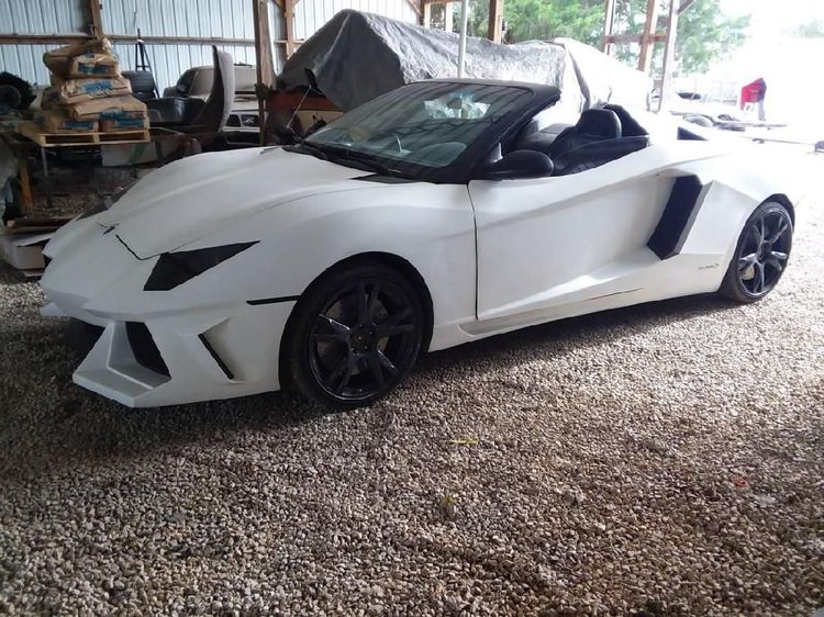 Penampakan Lamborghini Seharga Innova yang Bikin Curiga