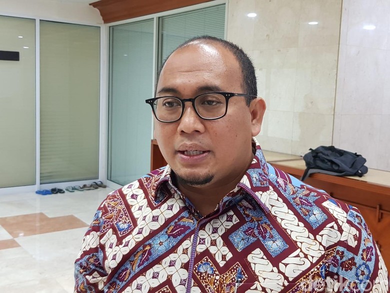 Tim Prabowo Balas Puisi Sri Mulyani: Kalau Nggak Ikhlas Mundur Saja Tim Prabowo Balas Puisi Sri Mulyani: Kalau Nggak Ikhlas Mundur Saja