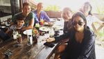 Pose Keren Marissa Nasution Saat Brunch Bareng Mike Lewis dan Teman-teman