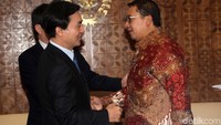 Seperti diketahui, Indonesia dan Korea Selatan bekerja sama dalam hal pertahanan militer yaitu pembuatan kapal selam dan jet tempur.