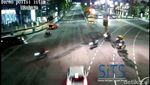 Detik-detik Brio Tabrak Dua Pemotor di Surabaya