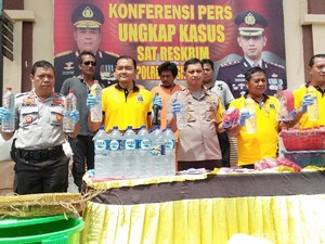 Home Industry Miras Tewaskan Dua Orang di Sidoarjo Digerebek