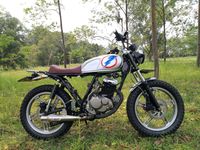 Modifikasi Suzuki Thunder Bergaya Brat