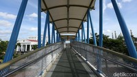 Meski belum rampung 100 persen, JPO ini sudah dapat digunakan.
